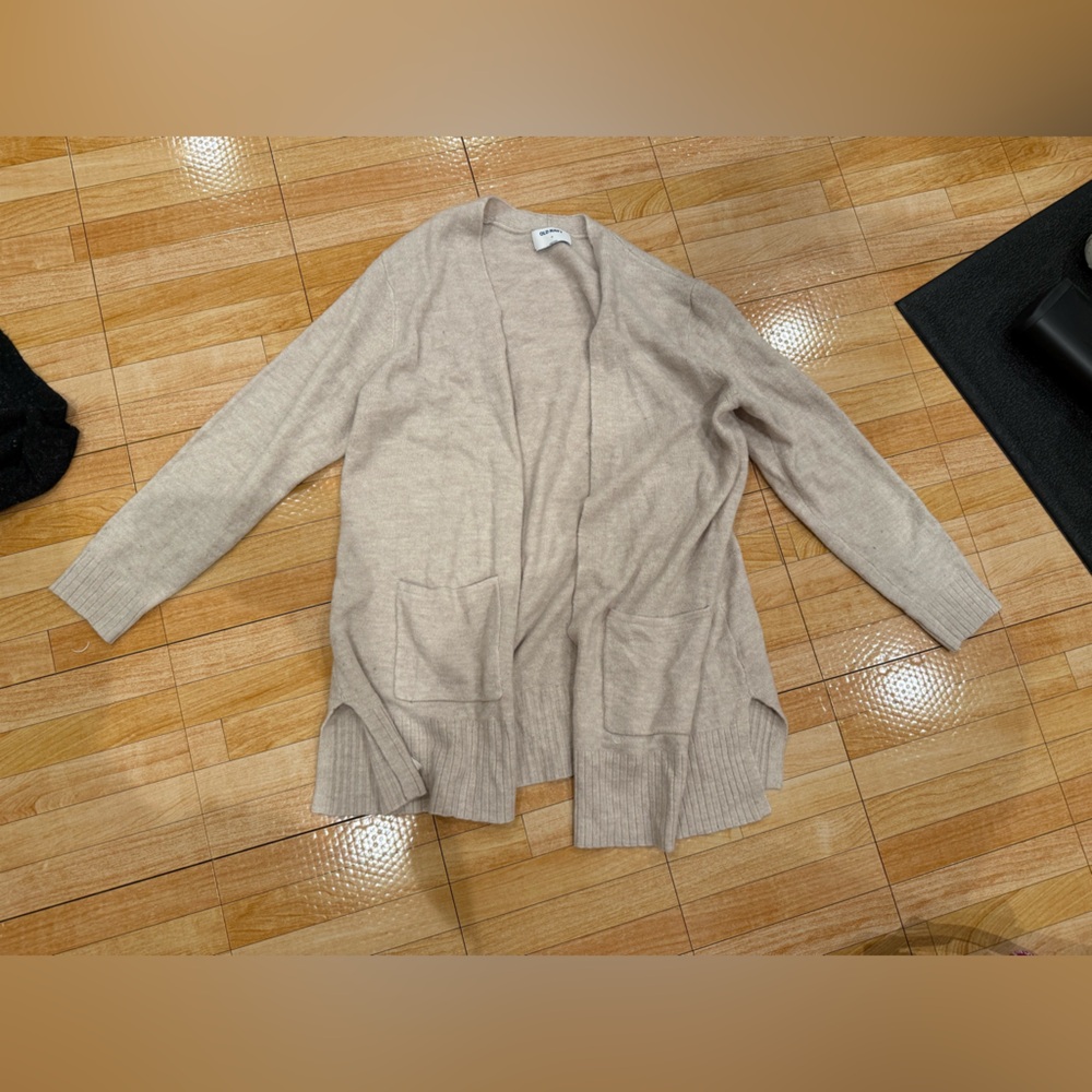 Old Navy Women's Light Tan Cardigan Sweater
